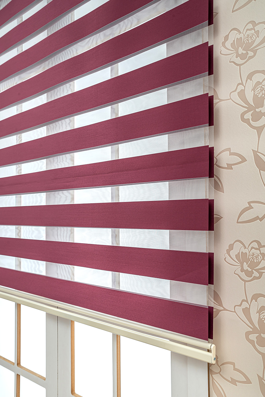 ZEBRA PERDE BORDO EKONOMİK HEM TÜL HEM GÜNEŞLİK UZUN ÖMÜRLÜ Z-20412